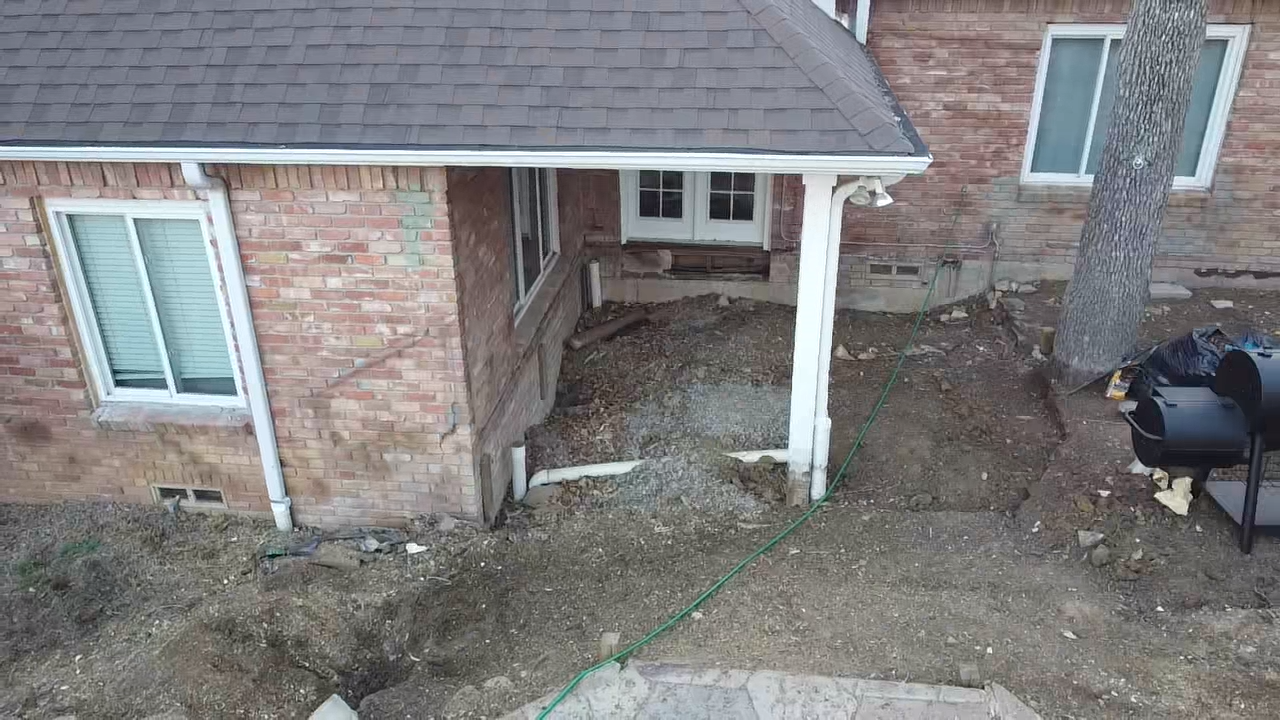 Do I Need a Retaining Wall on North Texas Clay?